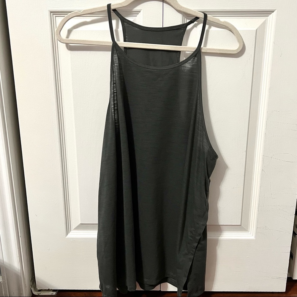 UNDER ARMOUR GREY HALTER TANK
